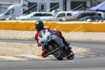 media/Apr-10-2022-SoCal Trackdays (Sun) [[f104b12566]]/Turn 2 (1135am)/